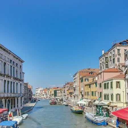 Santi Apostoli By Halldis Appartamento