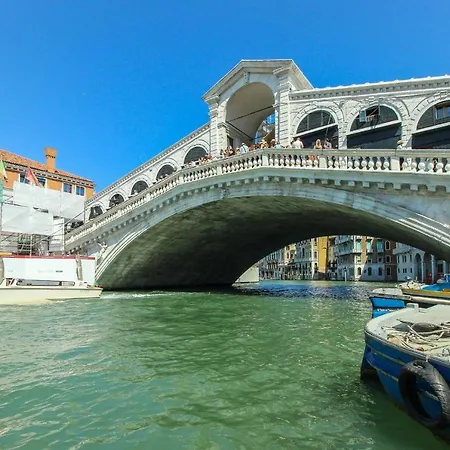 Santi Apostoli By Halldis Venezia